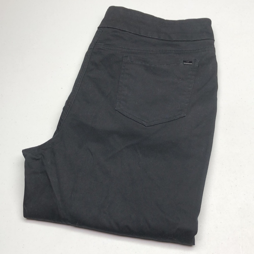 UP! BLACK HIGH-RISE STRETCH WAIST STRAIGHT LEG JEANS 16/33x30 ⭐️